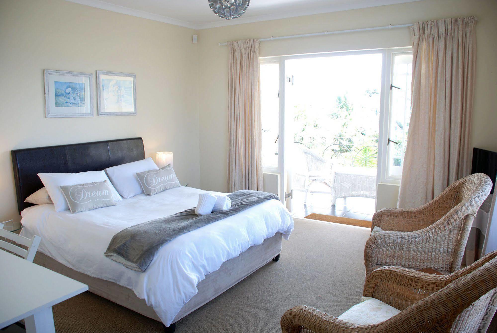 Mandalay Guest House Plettenberg Bay Dış mekan fotoğraf